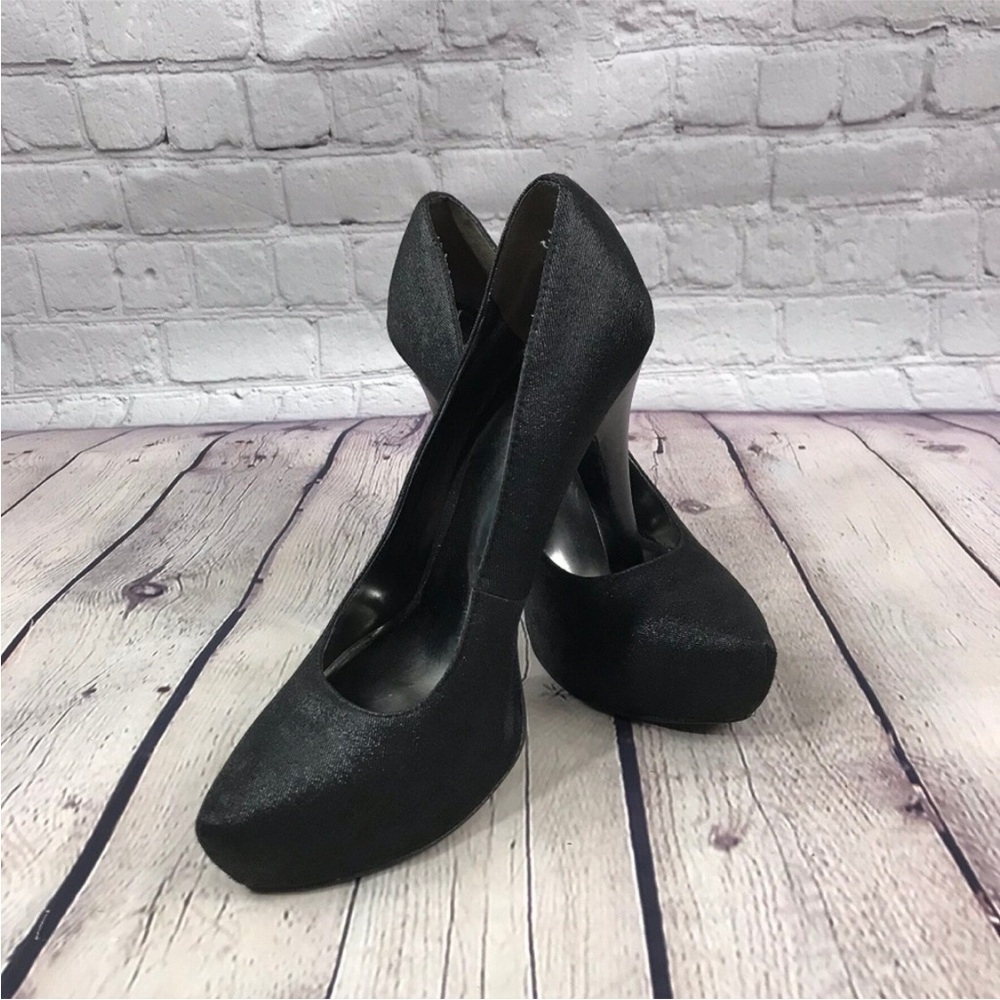 Carlos (Santana) Black Platform Pumps/Heels